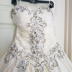 Weeding ball gown